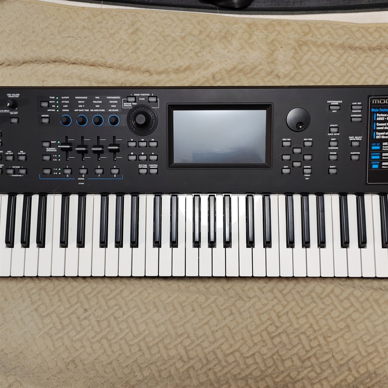 YAMAHA MODX6の画像